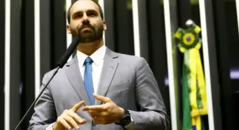 Moraes manda investigar Eduardo Bolsonaro