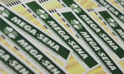Ninguém acerta a Mega-Sena e prêmio acumula em R$ 45 milhões