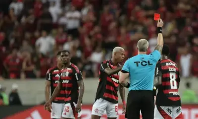 Flamengo responde pressão da torcida, vence o Bahia e dorme na liderança