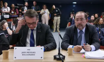 Defesa de Bolsonaro cita contradições de Cid: “Assim é fácil delatar”