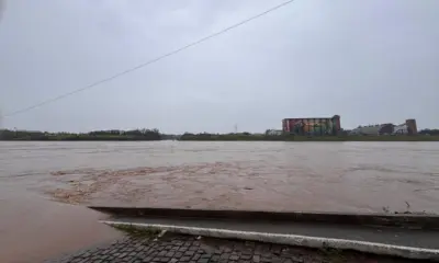 Rios transbordam no RS e voltam a atingir cidades devastadas na tragédia de 2024