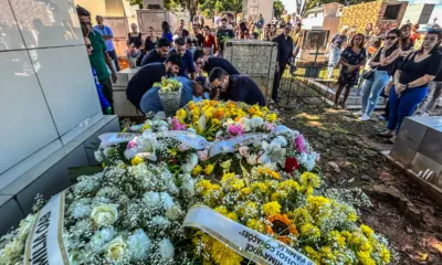 Advogada morta após atropelamento é sepultada e família cobra justiça