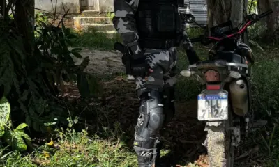 PM prende três homens e recupera moto roubada em Cruzeiro do Sul