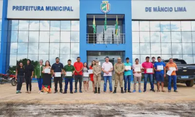 Brigadistas de combate a incêndios florestais são empossados em Mâncio Lima