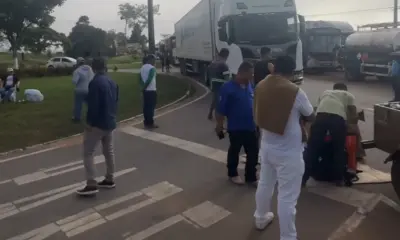 Em Xapuri, BR-317 segue totalmente bloqueada, sem previsão de liberação, diz PRF
