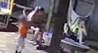 Vídeo: Criança de dois anos mata mãe com disparo acidental