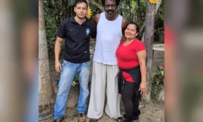 Seu Jorge grava cenas em casarão às margens do Rio Crôa