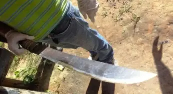 Homem decepa dedo de outro com terçado em Sena Madureira