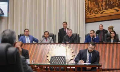 Deputados aprovam PL que garante CNH Social para mulheres vítimas de violência
