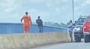 Bombeiros evitam tragédia na ponte sobre o Rio Madeira, em Porto Velho