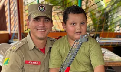 Criança que fez homenagem a bombeiro recebe visita surpresa no Acre