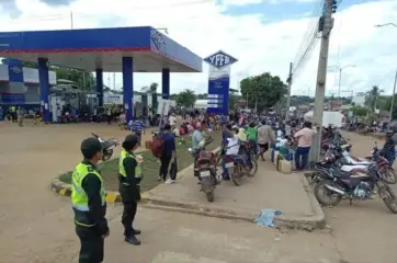 Crise de combustível gera confrontos e revolta na fronteira com o Acre