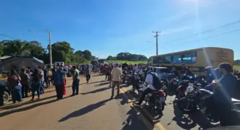 Produtores bloqueiam rodovia entre Rio Branco e Senador Guiomard