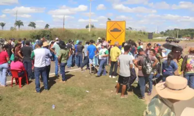Em Xapuri, BR-317 é totalmente liberada após protesto de moradores da Resex Chico Mendes