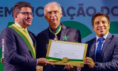Empresário Ricardo Leite é condecorado com título de Comendador da Ordem da Estrela do Acre