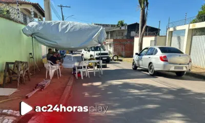 Moradores protestam há mais de 20 dias contra mudança do Centro Pop