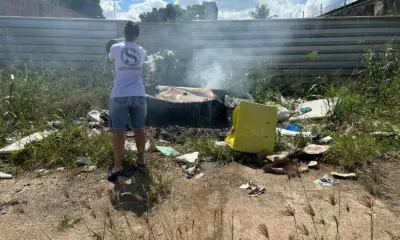 Incêndio atinge área de lixo no Habitasa e moradora denuncia: “toda hora tocam fogo”