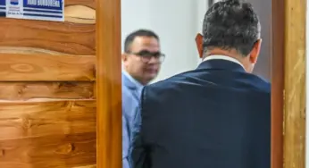 Vereadores fazem reunião a portas fechadas para discutir projetos na Câmara
