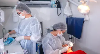 Famílias de pescadores recebem atendimento odontológico durante o feriado