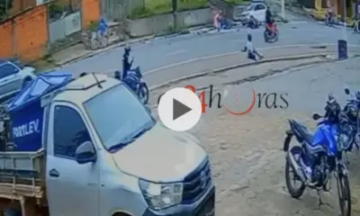 Colisão entre motos leva quatro pessoas ao chão na Antônio da Rocha Viana