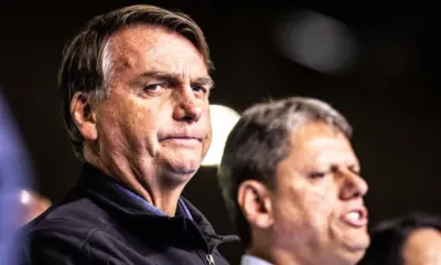 Bolsonaro sinaliza apoio a Tarcísio, mas PL impõe filiação
