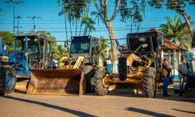 Com 9 frentes de serviço, prefeitura de Feijó inicia abertura de ramais