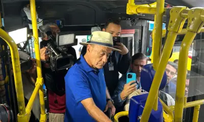 Bocalom sanciona lei que permite pagar passagem de ônibus via Pix