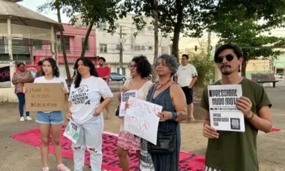 Manifestantes protestam em Rio Branco contra PL que flexibiliza licenciamento ambiental