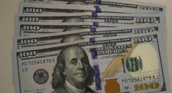Dólar atinge menor valor em oito meses com conversa de Trump e Jinping