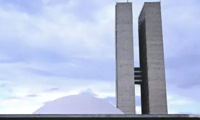 Congresso pede suspensão de decreto do IOF e reafirma legalidade de atuação