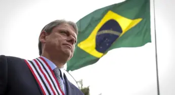 Tarcísio nega ter pedido ao STF que autorizasse Bolsonaro a ir aos EUA
