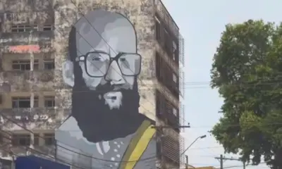 Grafiteiros homenageiam Enéas Carneiro com mural no centro de Rio Branco