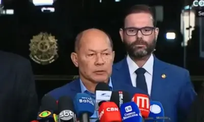 Deputado do PL pede ação das Forças Armadas após operação contra Bolsonaro