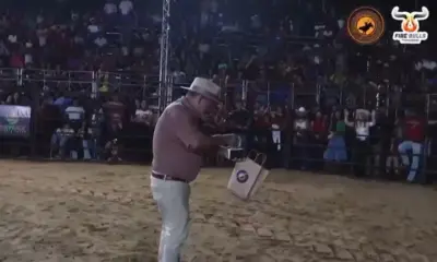 Prefeito joga dinheiro ao público na abertura da ExpoBujari