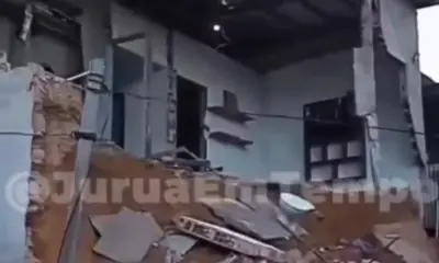 Parte de residência desaba com criança e idoso dentro; família escapa ilesa