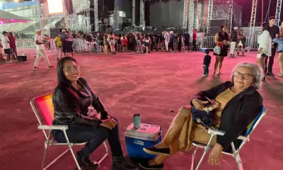 Público já aguarda show de Gusttavo Lima na frente do Palco na ExpoAcre Juruá