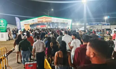 Show de Gusttavo Lima causa engarrafamento e filas na ExpoAcre Juruá
