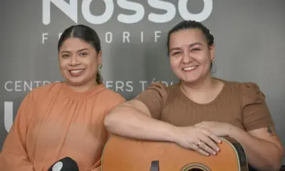 Acreana Eliane Voz concilia carreira como cantora e professora