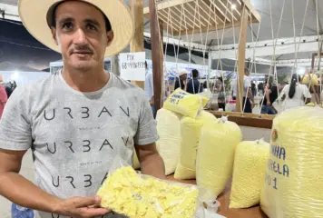 Produtores vendem 5 toneladas de farinha na Expoacre Juruá