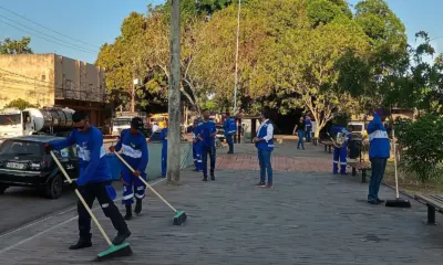 Mais de 100 servidores fazem limpeza da Via Chico Mendes após cavalgada