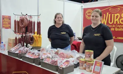 ‘Linguiça acreana’ feita de jambu e tucupi vira atração na Expoacre