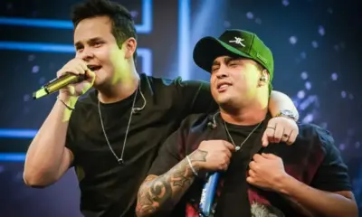 Quinta noite de Expoacre tem classificatórias do rodeio e show de Matheus & Kauan