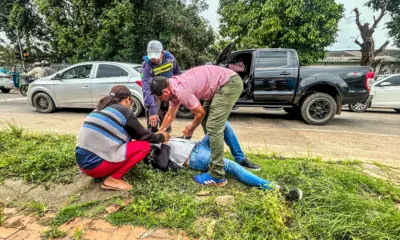 Motorista sofre mal súbito e colide com carro na Rua Osmar Sabino, em Rio Branco