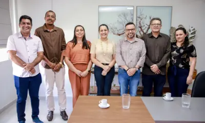 Mailza recebe vereadores de Plácido e de Rio Branco e amplia proximidade com base no interior