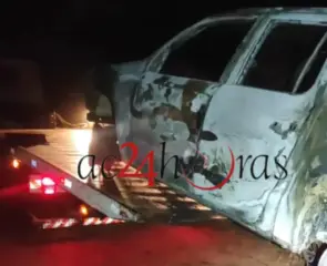 Incêndio destrói caminhonete em ramal de Porto Acre