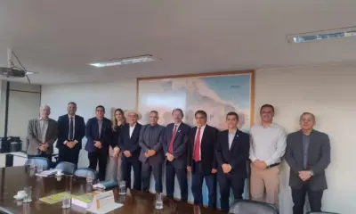 Governo e AMAC buscam apoio da Funasa para fortalecer gestão do saneamento