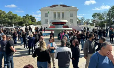 Servidores protestam e cobram resposta sobre reivindicações salariais