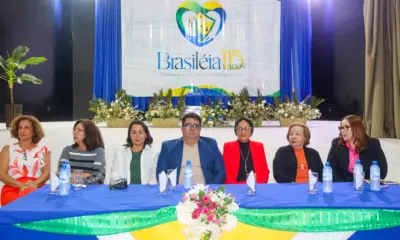 Com livro lançado no aniversário de Brasiléia, professora Dolores eterniza trajetória de vida e educação