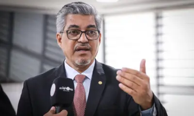 Edvaldo cobra reajuste a servidores e diz que governo “sai pela tangente”