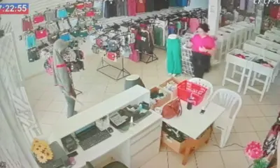 Homem em situação de rua invade loja com barra de ferro na Sobral